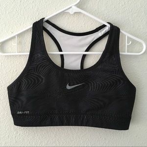 M Nike Sports Bra